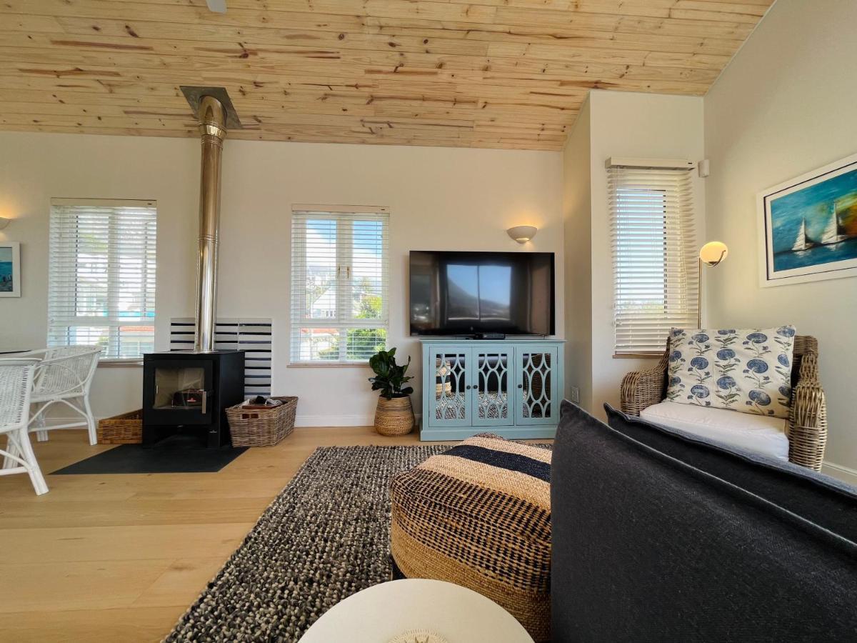Moonshine - Two Bedroom House With Inverter Kaapstad Buitenkant foto